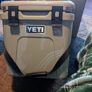 Yeti Roadie cooler